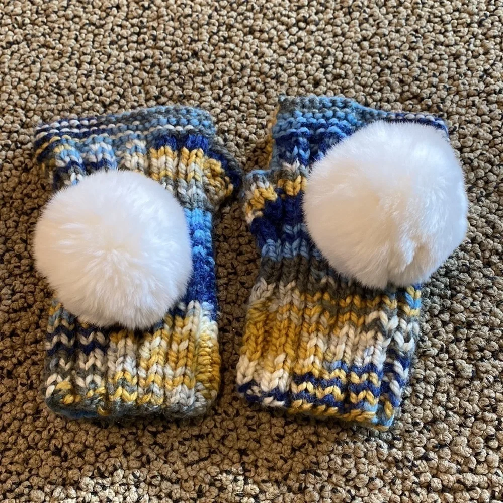 NWOT Fingerless Gloves with Faux Fur White Pom Poms
